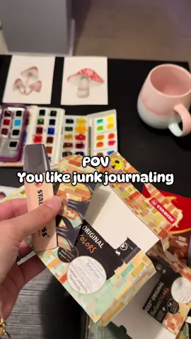 Y a que moi qui découpe dans tout? #junkjournaling #junkjournal #journalingsupplies #creatorsearchinsights 