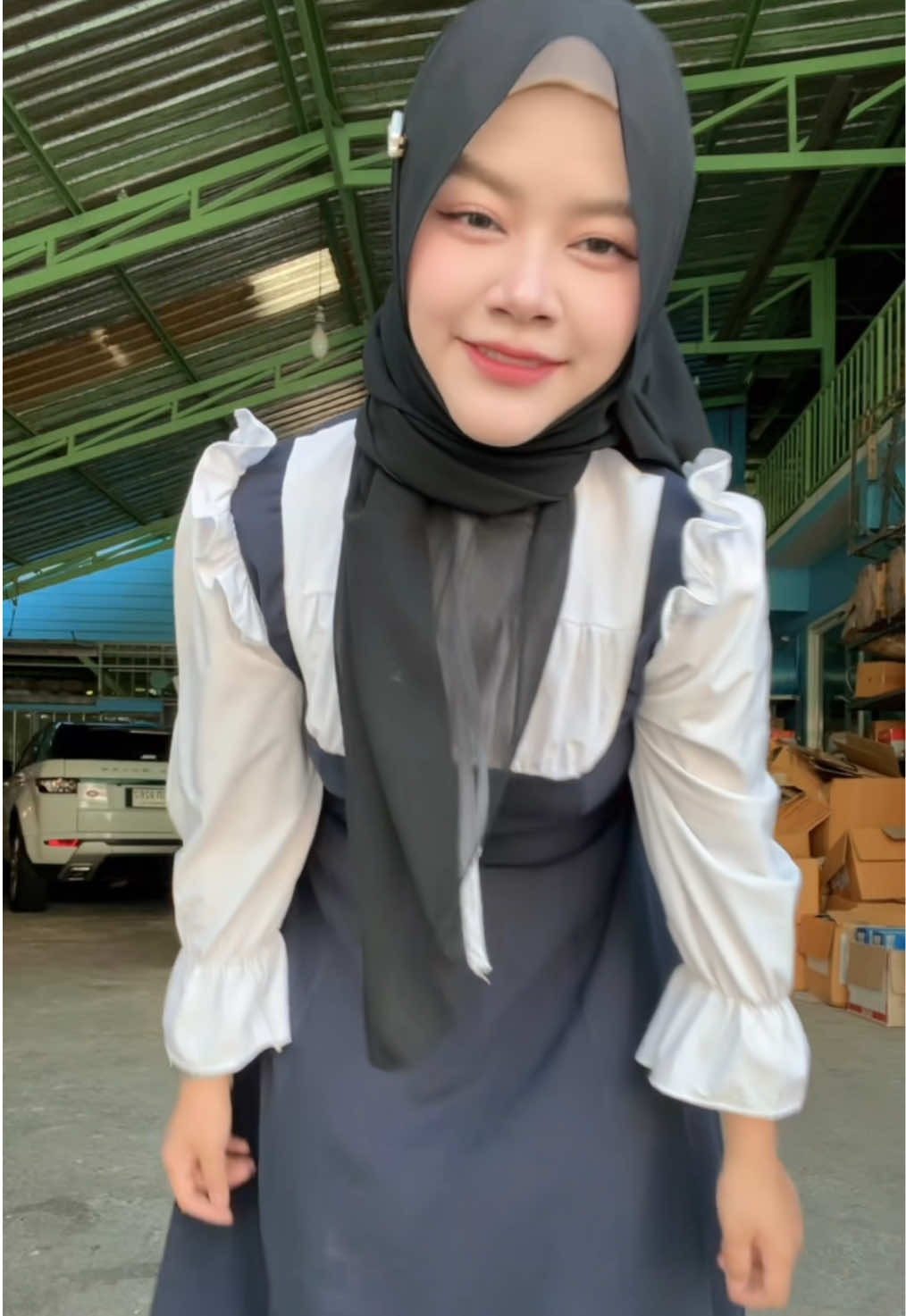 มาปักชุดให้แล้วค่า