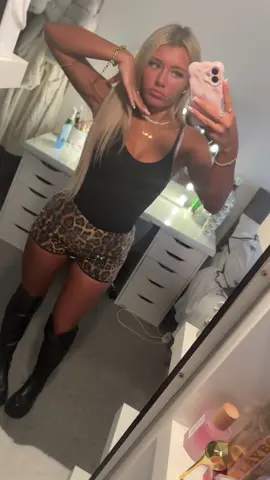 Love these boots #boots #foryou #outfit #fyp #print 