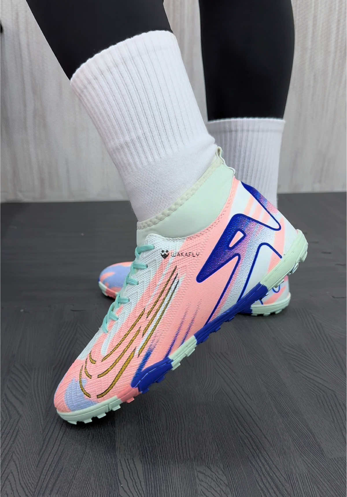 Gợi ý mẫu giày đá bóng cổ cao Vapor 16 Elite VN #Football #giaydabong #vapor16elite #vapor16elitevn 