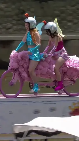 Tandem Bike Chaos: Straight Into the Water #FailCompilation #CrazyStunts #ObstacleCourse #SlipAndFall #challengegonewrong 