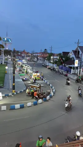 View dari Indomaret fresh alun-alun kota Pasuruan✨ #pasuruan #indomaretfresh #pasuruanjawatimur @SEPUTAR PASURUAN 