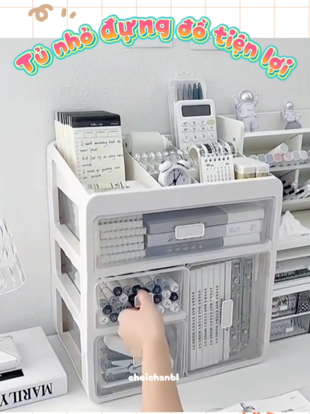 Kệ đựng đồ học tập siêu gọn gàng, để bàn là sạch – lấy đồ cực nhanh, decor bàn làm việc xịn liền! #vanphongpham #choichanday #tumini #kemini #decorbanhoc 