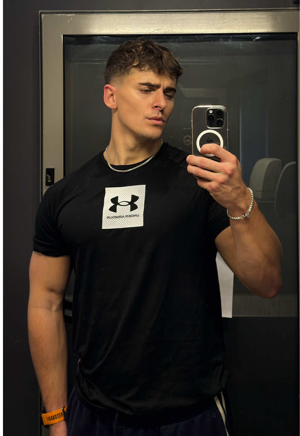 Going until failure 🔥💪🏻 #legday #quads #hamstrings #gymgrind #fitlifestyle     