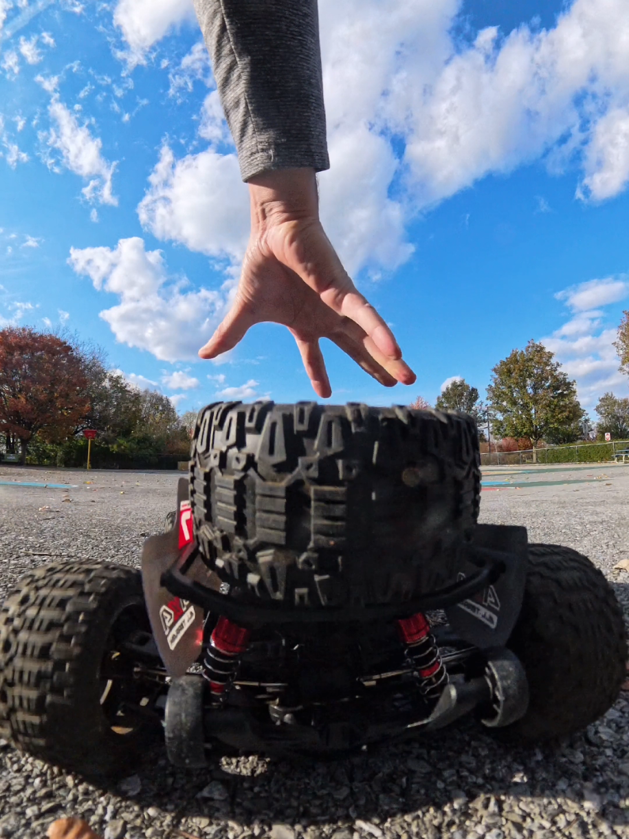 DEERC 207e full throttle drop 👋 #deerc #rccar #rccars #rctruck @DEERC 