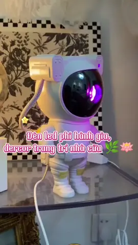 Đèn led phi hành gia có loa Bluetooth, dercor,trang trí nhà cửa 🪷  #đenled #denphihanhgia #ledtrangtri #tet2026 #xuhuong 