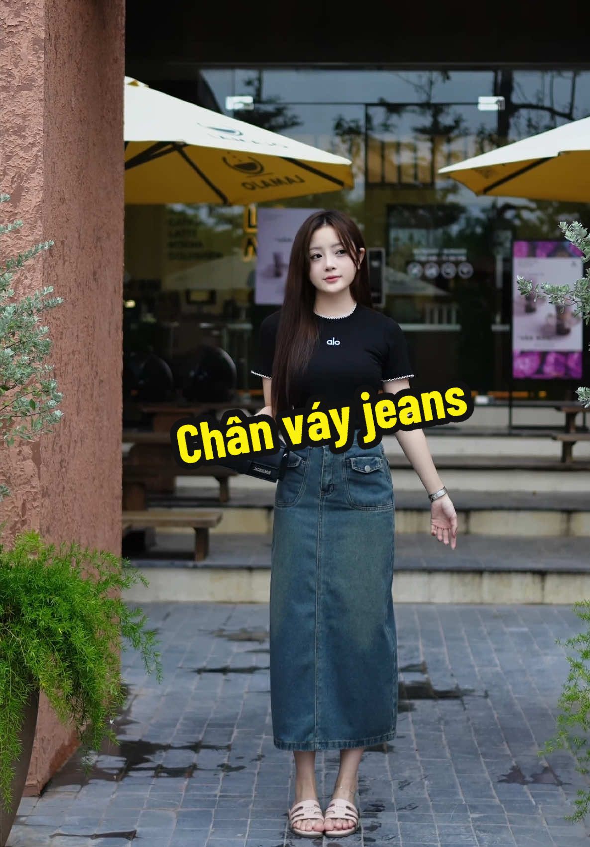 Chấn váy jean diện đi chơi đi học đều đẹp. Các nàng nấm vẫn diện thoải mái nhé. #thờitrangnữ #phôidoxinh #hackdang #xuhuong 