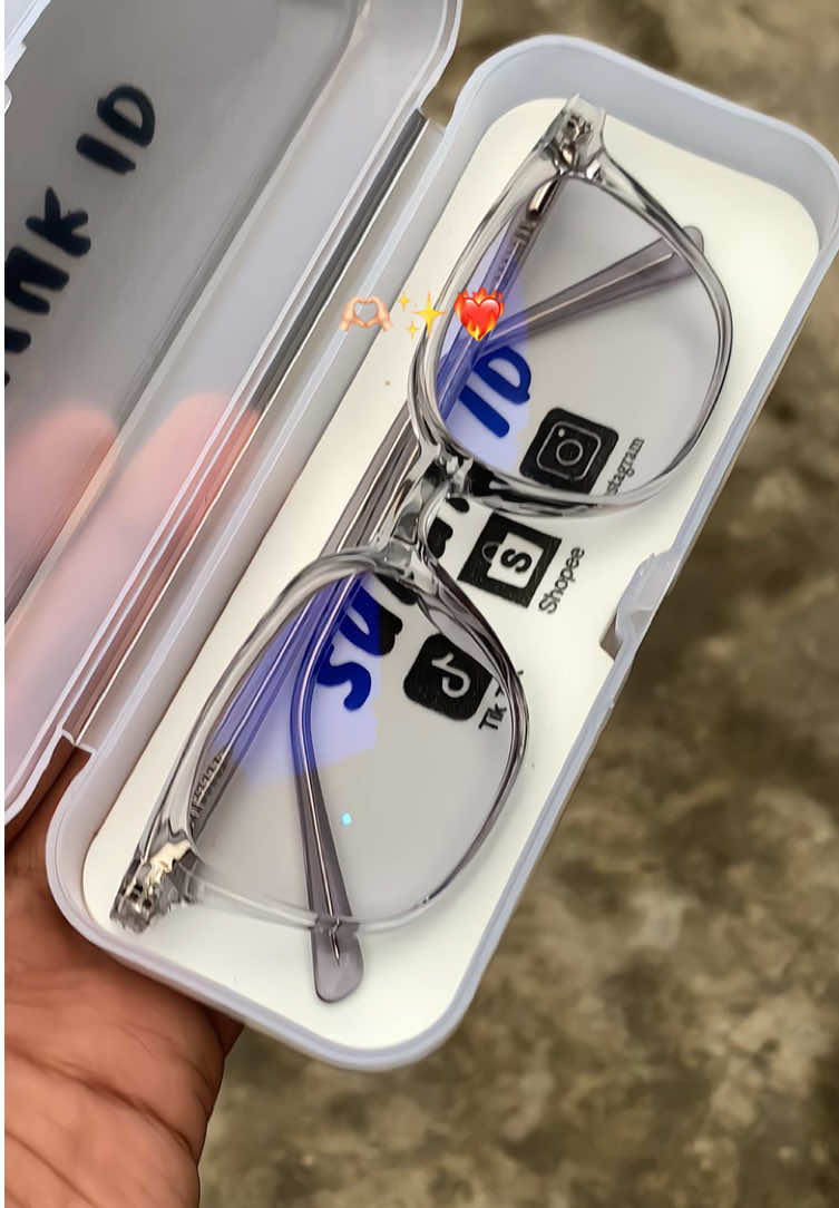 Secakep ini ternyata frame abu nya 🫶🏻 #kacamataphotocromic #kacamatabluecromic #kacamatablueray #kacamatakoreastyle 