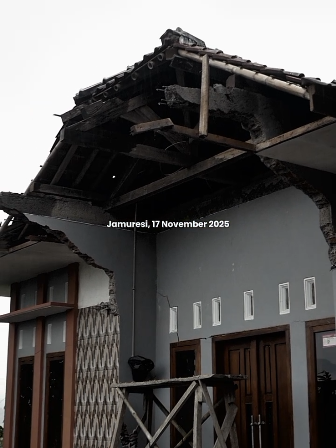 lekas membaik tanah kelahiranku🥺🤲🏻#pergerakantanah #jamuresi #fyp 