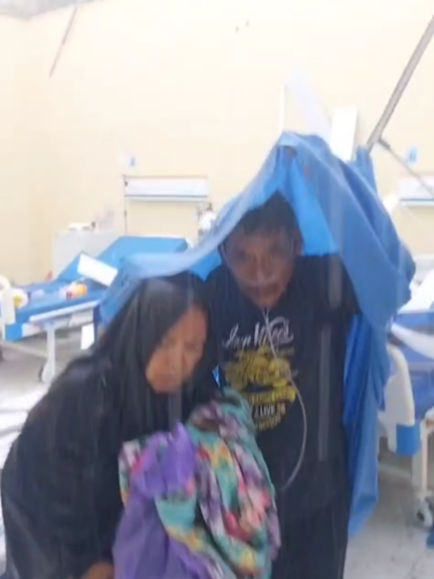 🌧️ Hujan + Angin Kencang di Cirebon Timur & Brebes Barat! 🌬️ Beberapa bangunan dilaporkan runtuh dan pohon tumbang akibat cuaca ekstrem sore ini. 🙏 Tetap waspada dan berhati-hati saat beraktivitas di luar rumah. Dari Klinik Kita Sehat Ciledug Cirebon, semoga semuanya dalam keadaan aman. video by windi monica #Cirebon #Brebes #InfoCuaca #WaspadaBencana #KlinikKitaSehat