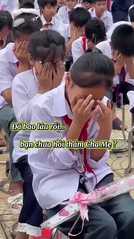 Ta còn được bao lần cạnh bên mẹ cha.... #diengiahieulinh 