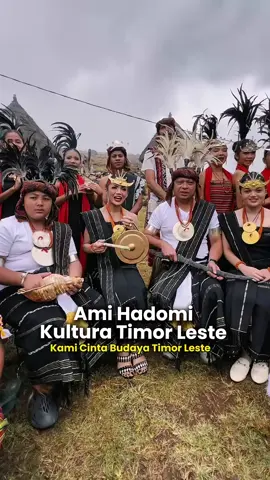 #SEGERA RILIS !!                                   Dalam rangka merayakan hari ulang Tahun Emas Timor Leste yang ke-50th dan secara resmi Timor Leste masuk sebagai anggota negara-negara ASEAN ke 11  Kami dengan bangga mempersembahkan kolaborasi Dua Budaya Melalui Musik, yang menampilkan kolaborasi istimewa antara Kris Dayanti dan Amora Lemos bersama penyanyi asal Timor Leste, Zeferino Martins Soares dan Deonizio De Jesus Ataide. Menghadirkan perpaduan vokal yang merefleksikan kehangatan, kebersamaan, serta nilai-nilai luhur yang diwariskan turun-temurun. 🇹🇱 Melalui lagu ini, kami berharap dapat ikut menjaga, memperkenalkan, dan merayakan warisan budaya yang menjadi identitas bangsa. Terima kasih atas dukungan dan sambutan luar biasa selama proses produksi karya ini. Segera rilis di seluruh digital platform favorit kamu! Semoga dapat diterima dengan baik dan memberikan makna bagi semua pendengarnya. #TebeTebe #TimorLeste #AmoraLemos #Krisdayanti. TETUM :Iha selebrasaun tinan osan-mean Timor-Leste nia proklamasaun independénsia no ninia adezaun ofisiál nu’udár membru Estadu ASEAN ba dala-11, ami ho orgullu atu aprezenta kolaborasaun 