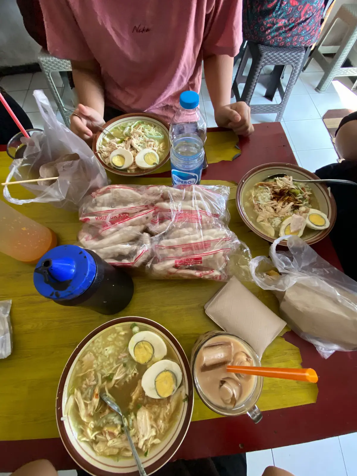 abstrak🙂‍↔️