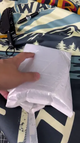 It's very cheap and worth buying 2 of them.#pocketknives #everydaycarry #edc #knives #fyp 