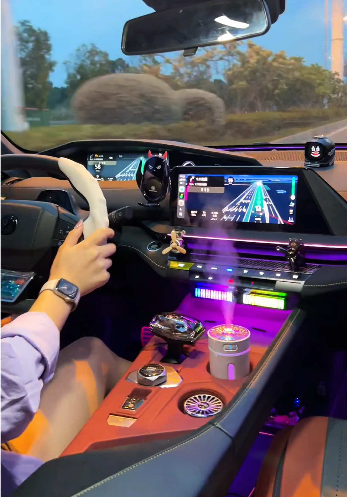 Máy khuếch tán tinh dầu #sieuxe #sieuxevietnam #phukienxehoi #mescerdes #maybach 