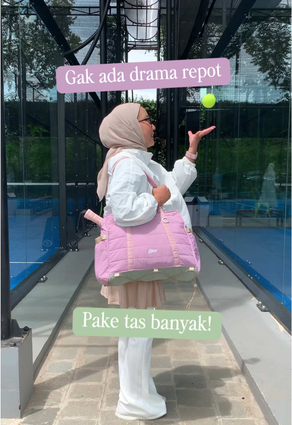 Gaada drama repot pake banyak tas! Cukup pake satu Alley Tote Bag dari Bigmo😋💗 In frame : Alley Tote Bag - Ube Matcha #padel #tennis #gym #sportbag #totebag 
