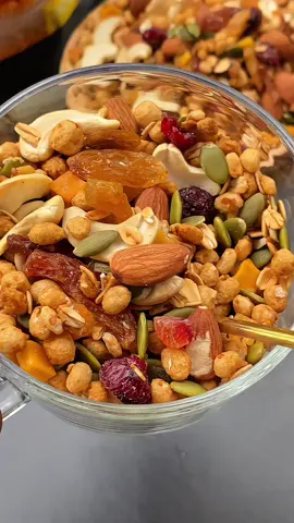 Sáng ngán bún phở rồi thì mình thay món granola cùng sữa chua ngon lắm nè #granola #eatclean #healthy