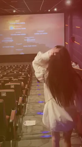 Trong cuộc đời , ai rồi cũng sẽ gặp những lúc mưa gió bão bùng, ai rồi cũng có lúc thấy đời chênh vênh tăm tối . khi ấy ,đừng vội oán than trách hờn, mà hãy mong bản thân đủ bản lĩnh, đủ mạnh mẽ để vượt qua tất cả … có những chuyện dù muốn dù không cũng đã xảy ra, hãy tự mình chấp nhận và im lặng cố gắng để không gục ngã… bởi làm gì có nơi nào để che chắn có ai đâu ở phía sau làm điểm tựa Cho chúng ta đâu chúng ta sống không thể làm hài lòng cho tất cả, nên hãy chọn cách sống mà bản thân cảm thấy hài lòng vui vẻ là được được mất trên đời điều có sự an bài của số phận, dù có ra sao cũng bình thản đón nhận, dù là trời mưa hay nắng thì cuộc sống này vẫn diễn ra 1 cách tốt đẹp …❤️🩹