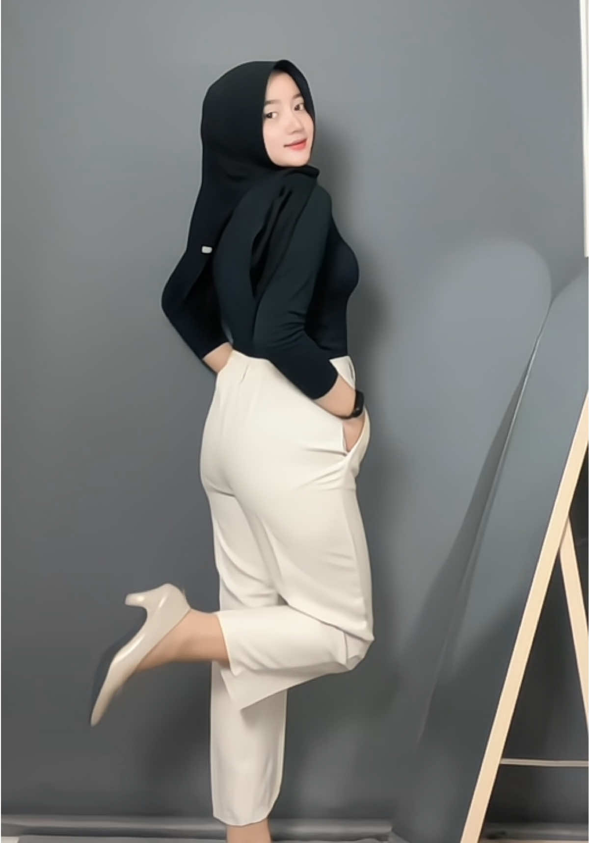 inii celana gav aku sii buat ngantor🥰🫵🏻