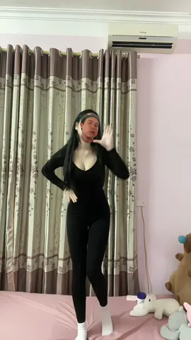 Nép vào tai anh thấy ấm dù đông lạnh giá #nhaytiktok #legging 