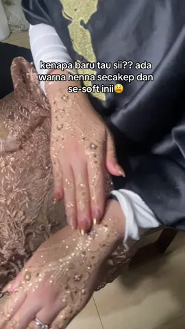 ini namanya henna nude/latte ya kakak-kakakk. riil cakep banget nih gaboong😻 #hennanude #hennawedding #tipshenna #hennatiktok 