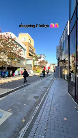 j’ai pas filmé la fin, mais je rentre dans RIEN de ce que j’ai essayé 🤣💅🏻 #pourtoi #shoppinghaul #japon #bodypositivity 