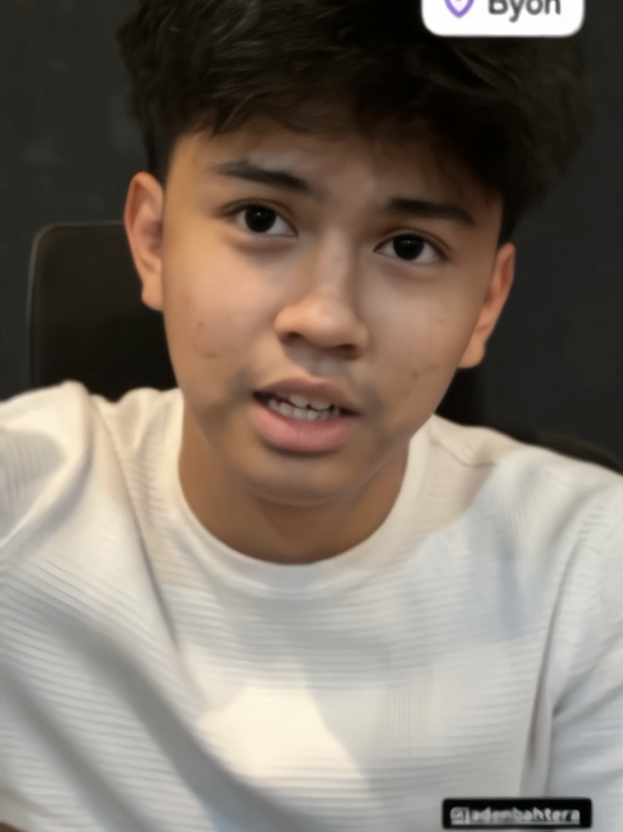 kayak anak kecil lagi nemenin bapaknya di kantor @JADEN  #jadenbahtera#jaden#jadenbachtera#raden#fypviralシ 