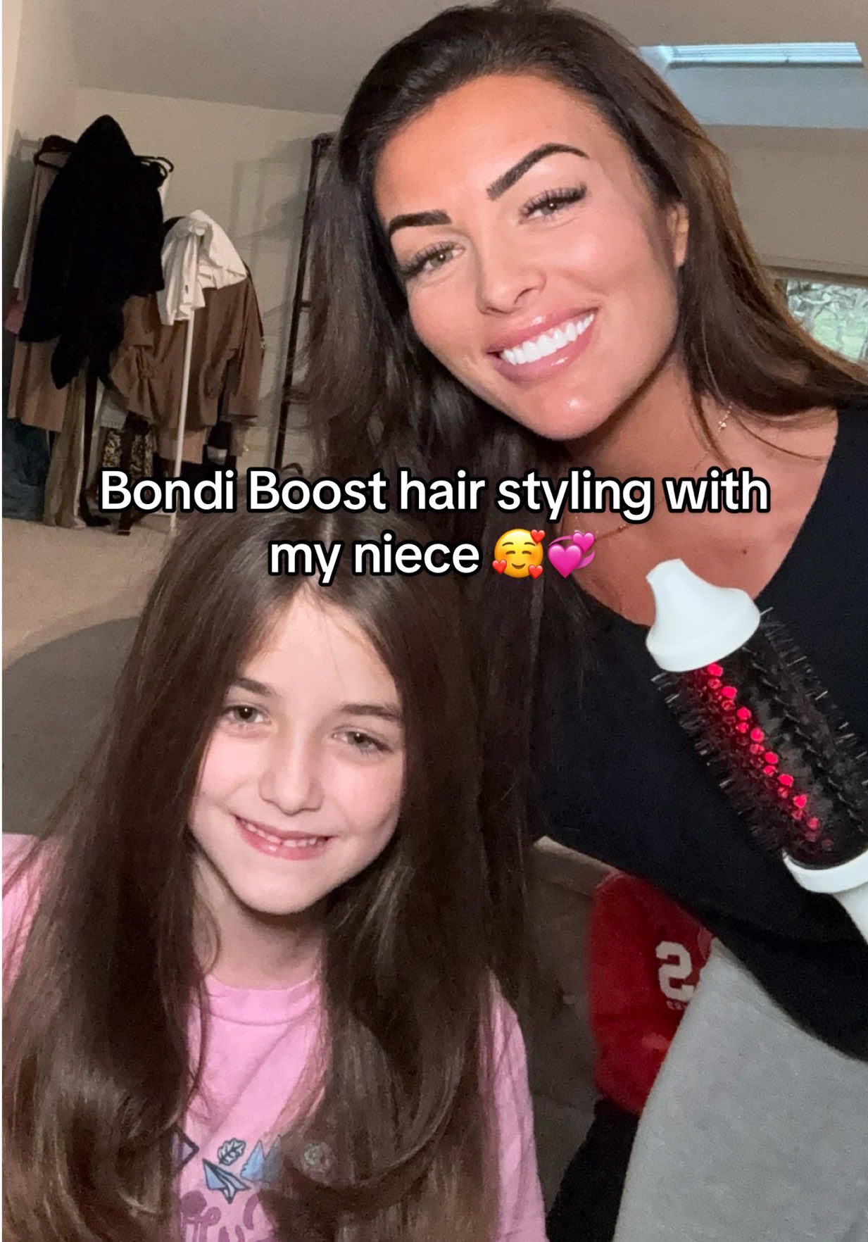 This infrared brush works wonders!! Black Friday sale !! 😍🙌🏼 && my niece is so just so beautiful!! 💞 #infraredbrush #bondiboost #hairstyling #family #blackfriday 
