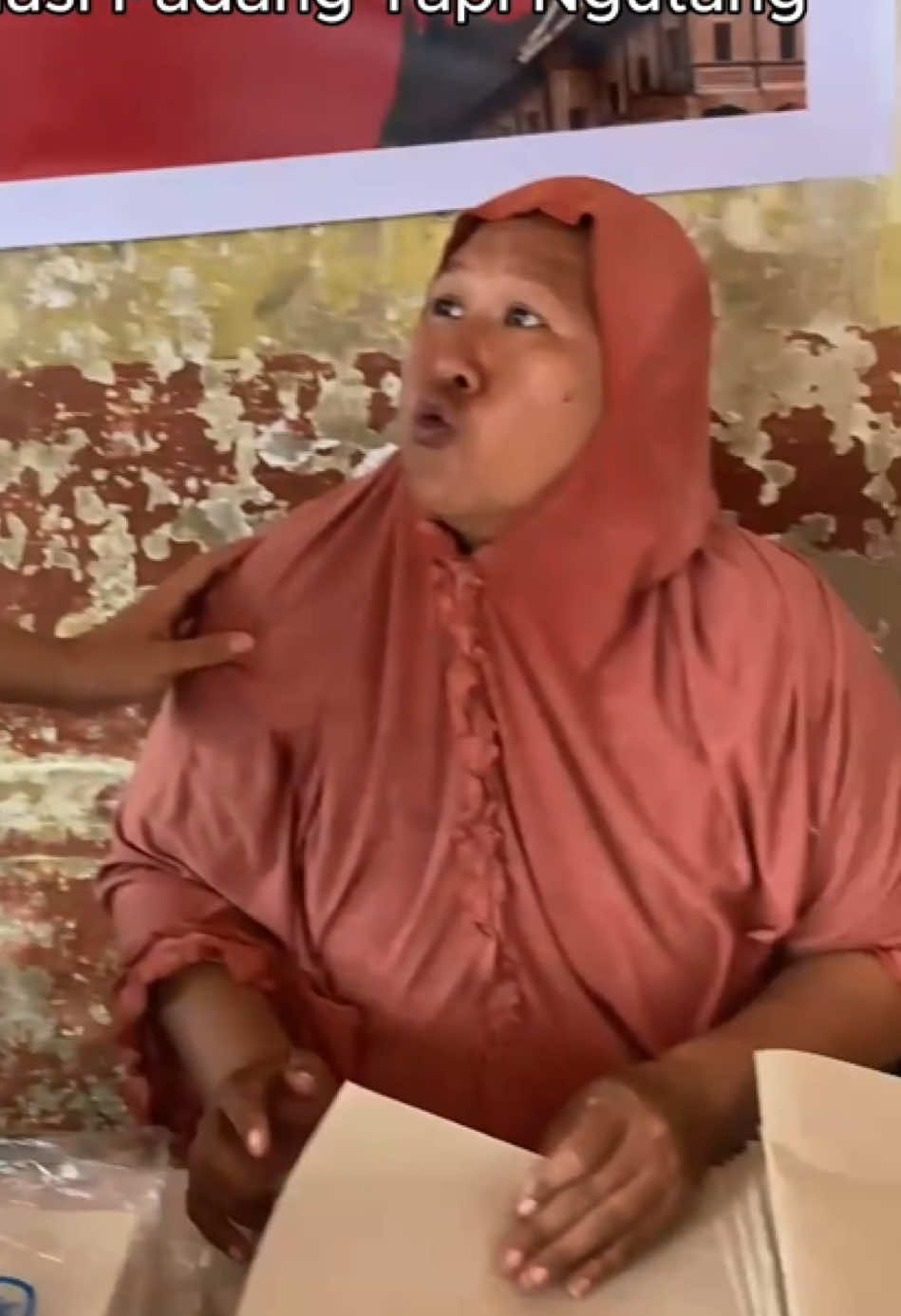 Ngutang nasi padang kiloan #nasipadang #nasipadangkiloan #makcamay #karet #ngutang 