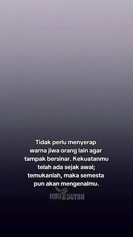 kamu tidak perlu berpura-pura atau meniru orang lain hanya demi mendapatkan pujian. Kekaguman yang lahir dari kepalsuan tidak akan bertahan lama dan justru membuatmu kehilangan dirimu sendiri. Ketika kamu berani menjadi dirimu apa adanya, kamu akan lebih mudah menemukan nilai, potensi, dan arah hidup yang benar-benar sesuai dengan jati dirimu. #khodamleluhur #khodampendamping #khodam #setra 
