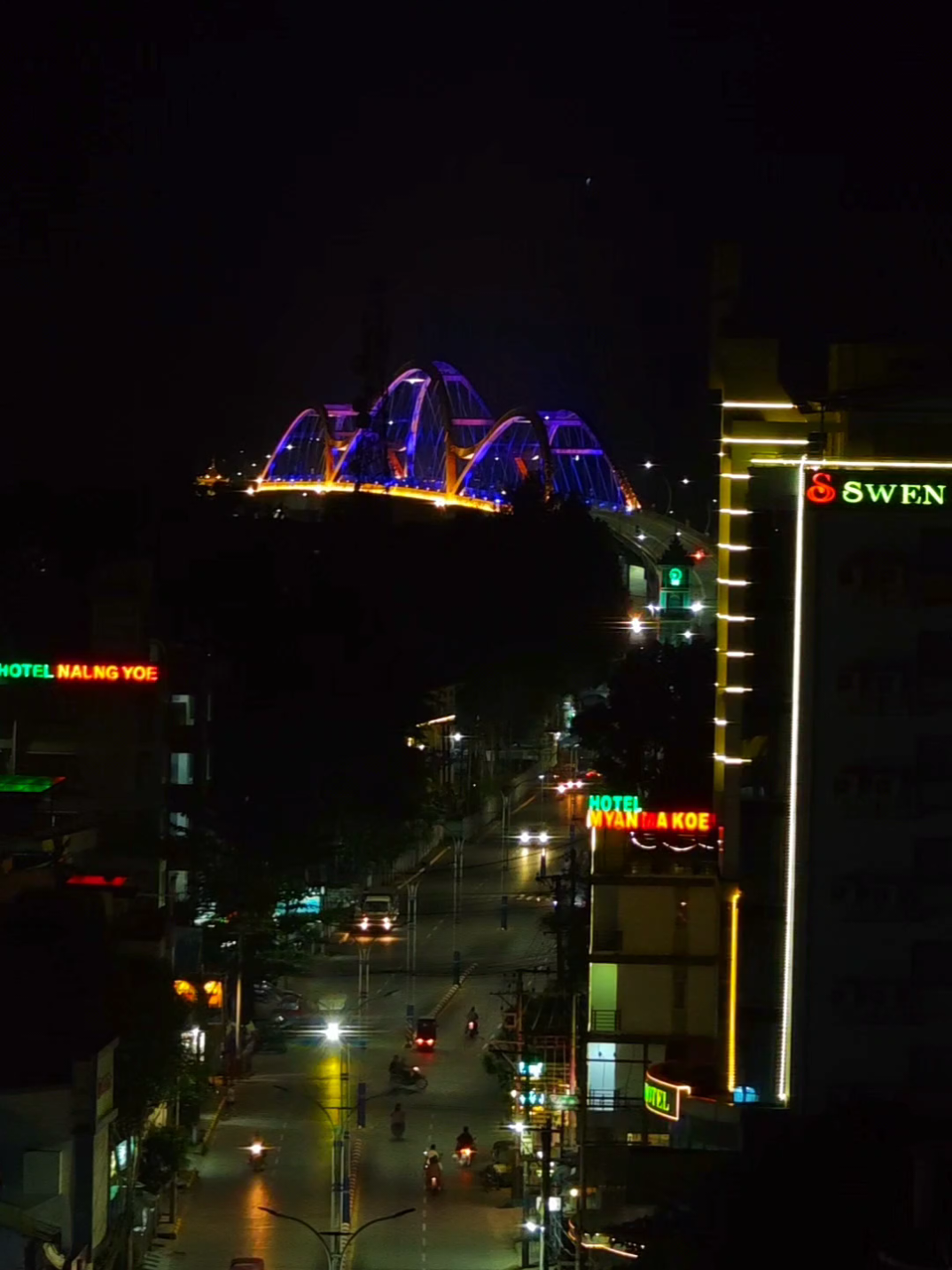 Shekinah ဟိုတယ်‌ပေါ်ကနေ မြင်ရတဲ့ ပုသိမ်တံတား အလှ #ပုသိမ် #အမှတ်တရ #Pathein #PatheinAyerHomes #ပုသိမ်ဧရာအိမ်ခြံမြေဝန်ဆောင်မှု