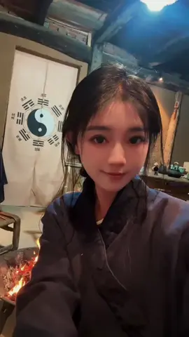 山居生活清贫，却