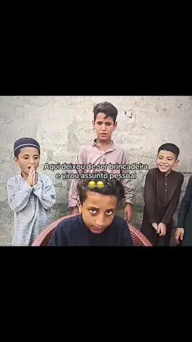 Moiz x sami kkkkkkkkk  #humorbr #amigos #brincadeirasdotiktok #criançaraiz #rir 