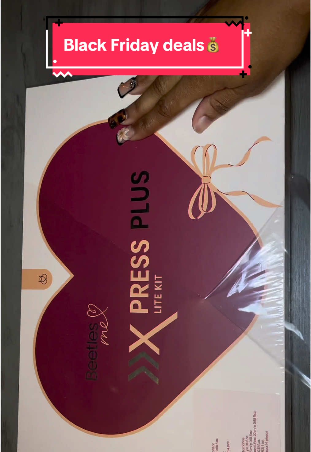 Neon French tip kit 😍🤩 #beautyandlifestyledeals #blackfriday #bfcm #viralvideo #pressonnails 