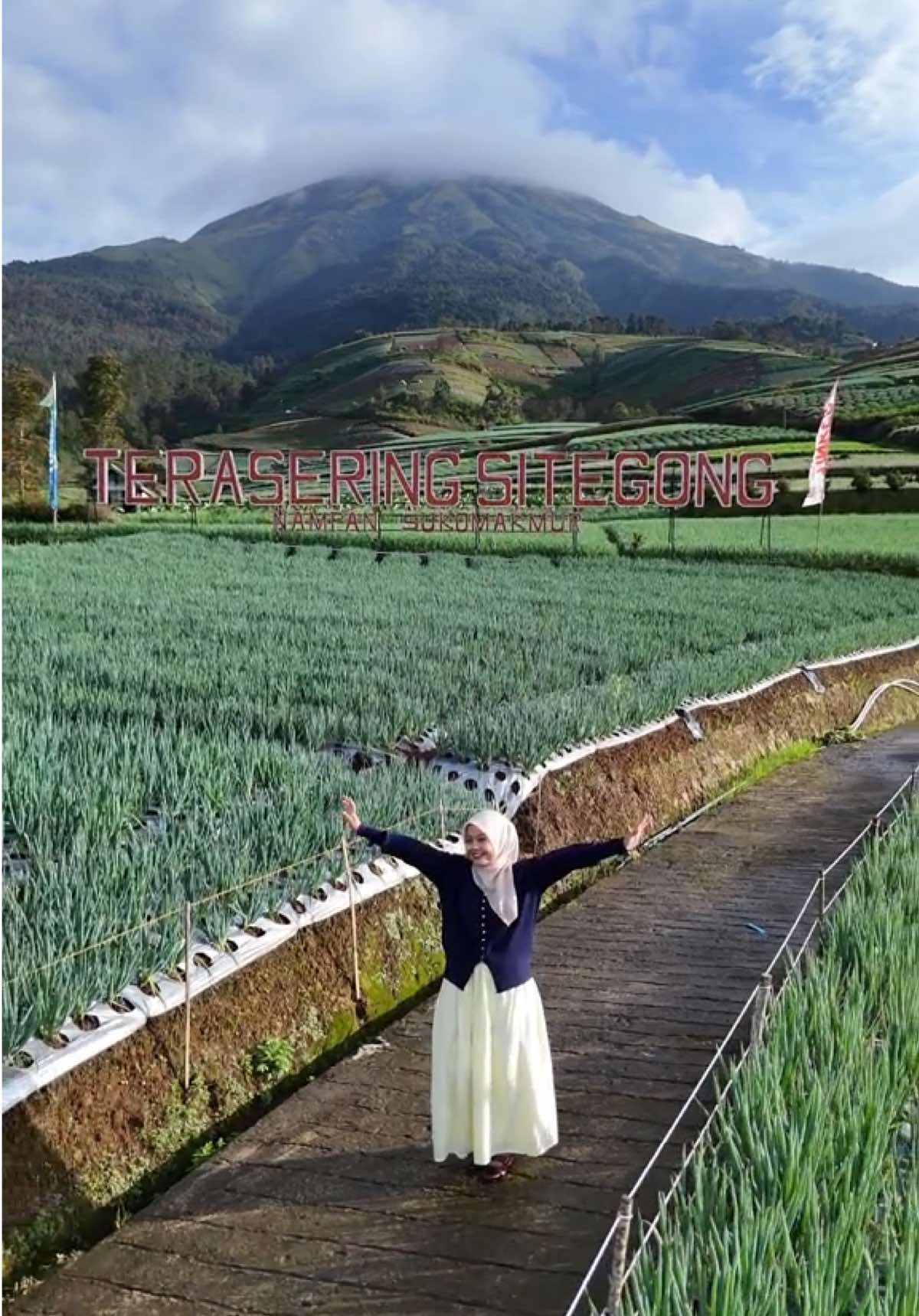 Segernya sampai mana aja nihhh???? Buat kamu yang pengen dibuatin video disini bisa DM yahh... Private trip dan Dokumentasi ready 📩 #sukomakmur #magelang #wisatamagelang #viralvideo #negerisayursukomakmur 