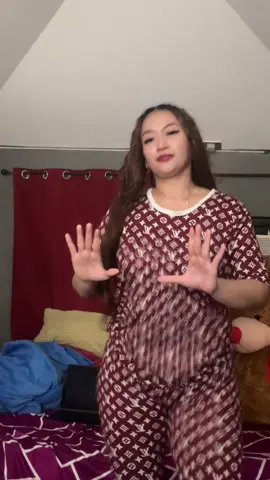 While waiting for my bf 😴