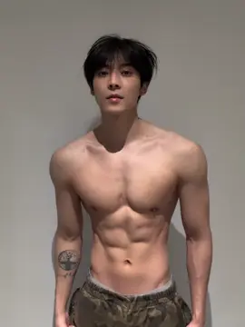 薄肌就怕天变冷 #荷尔蒙 #肌肉 #帅哥 