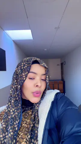 School ka ilmaha Aya layga so wacay cabdilillaahi si fiican  madaremaye so doon Aya laygu yiri anigana baati intaan isku dhax riday o aan bayyy iri ayan wiilki kaso kaxaystay so balaayo ma ahi🙈😂😂@almasi bby❤️❤️