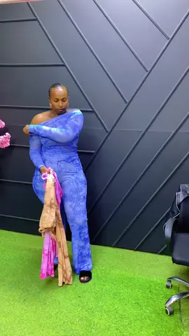 Ksh 999/- 💥NEW ARRIVALS 💥 Size: 6, 8, 10, 12, 14 Snatch that sleek, sexy, and classy look for less 😍 Perfect fit, perfect price — don’t miss out, beauties! 💃💋 Ronald Ngala Street, RNG Plaza, 1st Floor, Shop F46 📞 0710 617 679 #QueensClassyCollection #BodyconSale #FlashSale #TrendyLooks #NairobiFashion