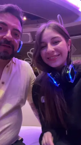 a gente nao para de rir vendo esse video 