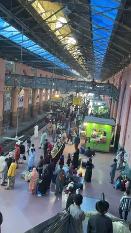 Beautiful Scene Tezgam Express Lahore Station 