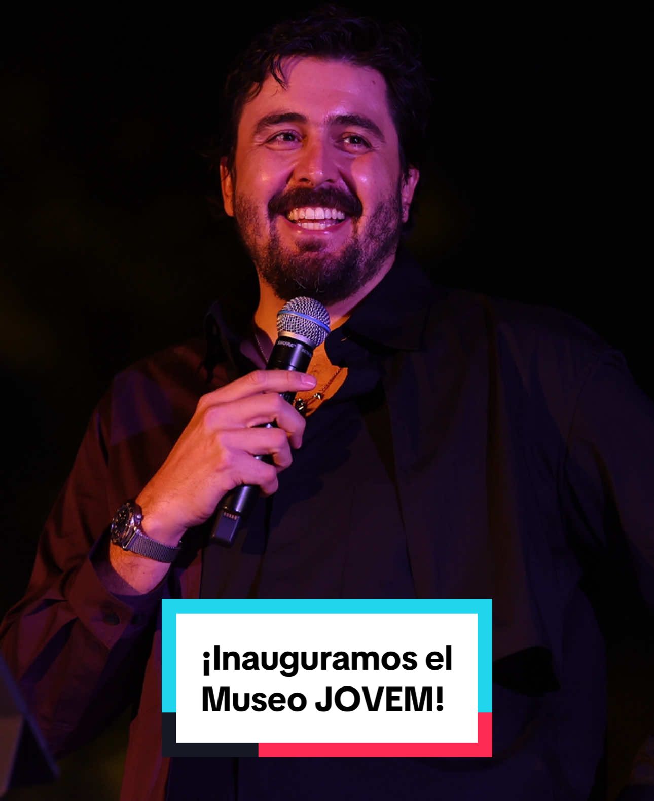 Inauguramos el Museo JOVEM, el primer museo de arte contemporáneo dentro de un estadio en el mundo. Un espacio creado para exponer e impulsar el arte mexicano, inspirado en la visión de mi jefe, quien siempre creyó que el arte tenía el poder de transformar e inspirar a nuestro país. A 6 años de su partida, este museo honra su legado y, para mí, representa también un sueño personal cumplido: continuar su misión de demostrar que México puede trascender fronteras a través de la creatividad. El próximo 22 de noviembre abriremos las puertas de este espacio para todos los que deseen conectar con el talento que mueve a nuestro país. Gracias a todos los que hicieron posible este sueño. #omnilife #jorgevergara #chivas #estadioakron 