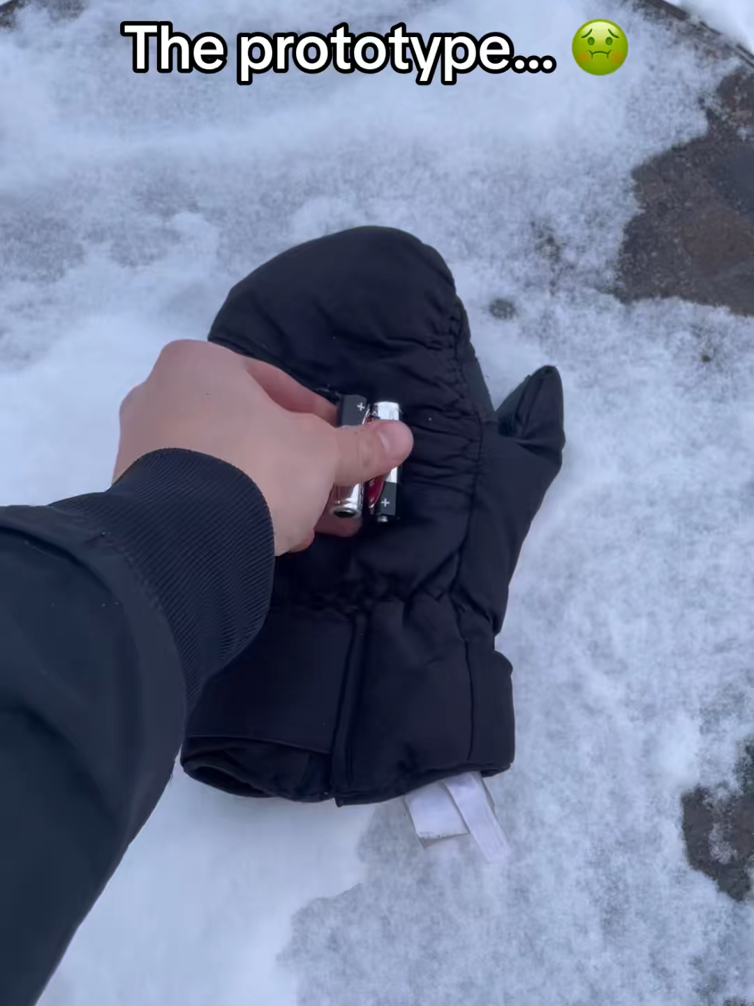 ❄️ Cold hands every day? Try ColdBye — one button, instant heat. Stay warm anywhere without taking your phone out of your gloves. 🔥 Fast warming 👉 Grab yours today. #HeatedGloves #fyp #viral #tiktokmadebuythis #christmaspresentideas🎄🎄🎄🎄🎄 #fyy #foruyou #coldbyee #foryoupage❤️❤️