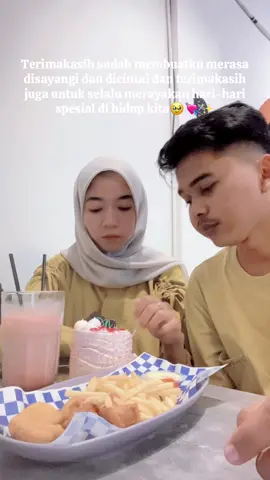 Loveyousayang🤍#rapiya12 #anniversary #birthdaygirl #couplestiktok #fypシ゚ @bangpy @hii.p1yaa 