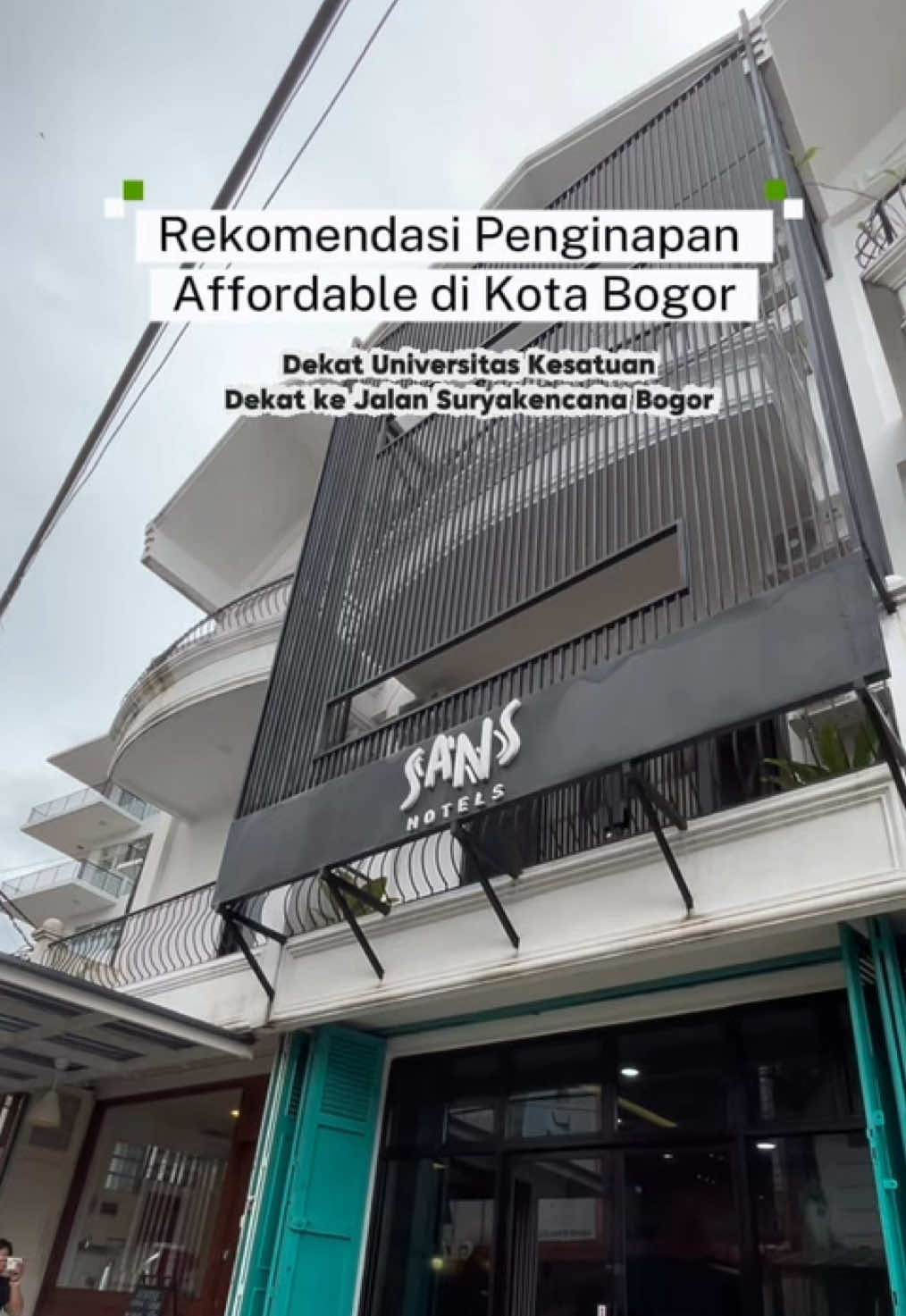 Rekomendasi Hotel di Bogor harganya mulai dari 200ribuan aja apalagi hotelnya bersih dan nyaman! Jangan lupa pesan kamarnya lewat aplikasi RedDoorz untuk dapetin harga terbaik. Dan gunakan kode promo “YUKNGINEP” biar makin cuans! 🎉 #RedTravelers #BerkeSANS #hotelbogor #hotelbudget #passyourwavytalk 