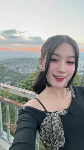 တိမ်တွေလှလိုက်တာ 🖤 #fyp #foryou #foryoupage #tiktok #yoonnadiaung❤ 