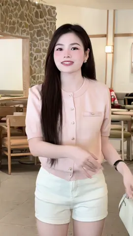 Áo len cổ tròn cộc tay phối viền cúc hoa sang chảnh tiểu thư, Áo polo diệt kim, mongtoghi #aopolo #aodetkim #aolennu #aophongnu #aolencoctay 