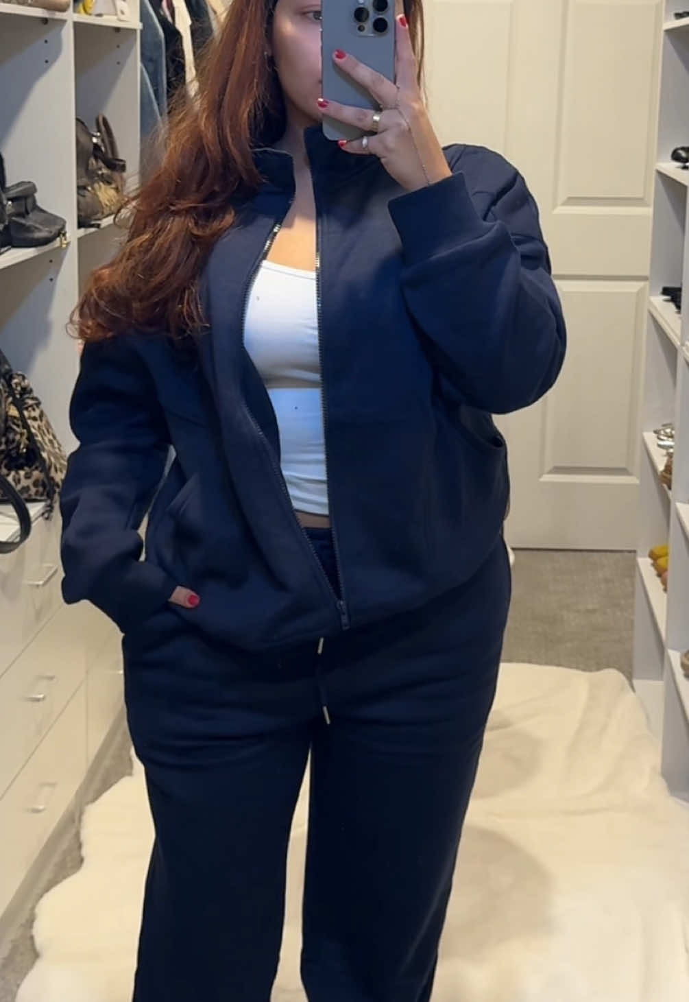 It’s a no brainer 😅#sweatsuitseason #sweatsuit #schooldropoffoutfit #easyoutfit #tiktokshopclothes 