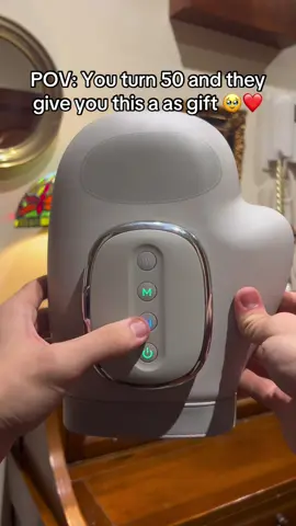 It you also suffer from arthritis or hand pain, comment the word GLOVE if you need this massage glove #arthritis #carpaltunnel #relief #handpain This massage glove is perfect as it features 3 massage modes, 5 levels of compression, and different heat levels... Perfect to use it altogether to relieve pain, reduce stiffness, and decrease inflammation.