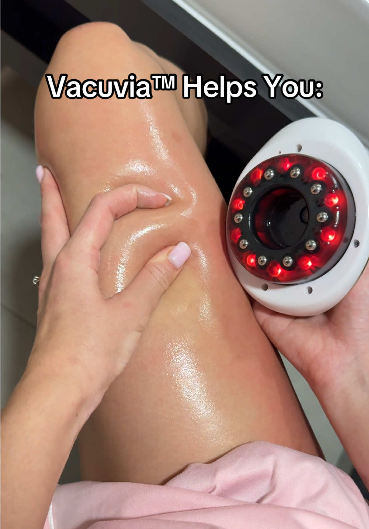 Smooth your skin and reduce fluid buildup with a deep, revitalizing massage that improves circulation. Ideal to elevate your daily body-care routine. #cellulite #lipedema #bodycareroutine #fatreduction #firmingskin 